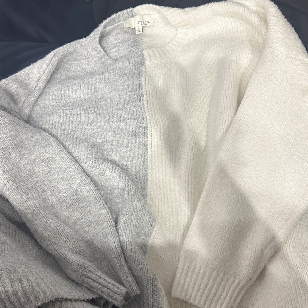 Women’s Sweater Size large